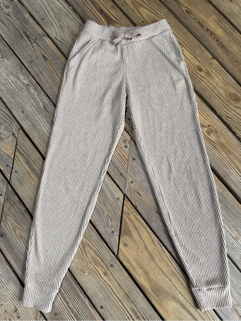 ALO Yoga Muse Ribbed Sweatpants Joggers Beige Taupe Size Small